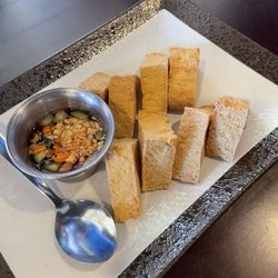 Noot's Thai Kitchen - Fried tofu: solid, not too many pieces of tofu