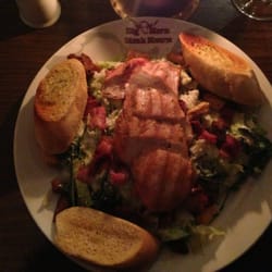 Big Horn Steak House - Kyllingsalat med hvitløksbrød