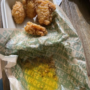 Wingstop - super oily, taste like fish and smells like popcorn - Chicken Wings Near Me - Wildomar, California Wingstop - super oily, taste like fish and smells like popcorn - Chicken Wings Near Me - Wildomar, California
