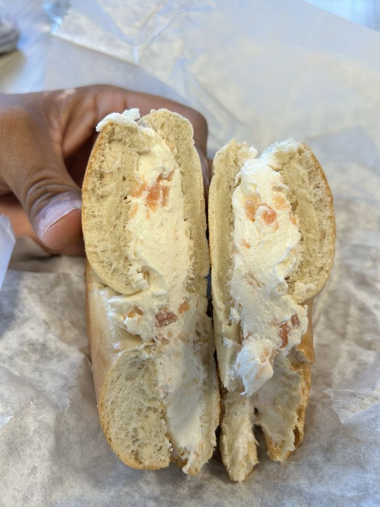 H&E Bagel Cafe Logo