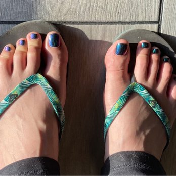 Diva's Nails - Metallic gel toes - Nail Salons Near Me - Burbank, California