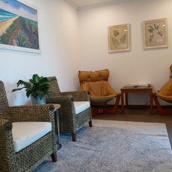 Living Well Therapy and Coaching - Waiting area