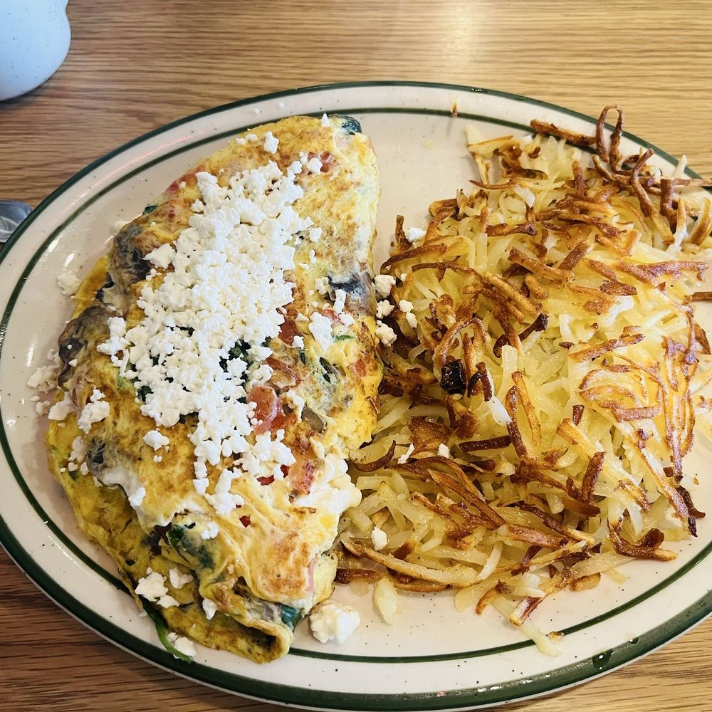 Penfold's Cafe & Bakery - Make Your Own Omelette with hashbrowns - Breakfast & Brunch Near Me - Temecula, California