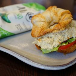 Vintage Café - Chicken Croissant