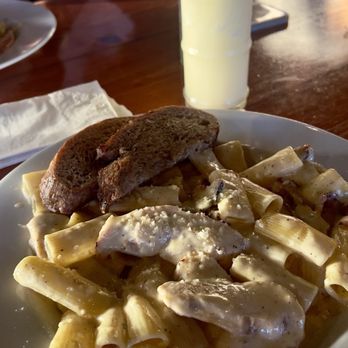 Lulu's Waikiki - Mac n Cheehoo - Burgers Near Me - Honolulu, Hawaii Lulu's Waikiki - Mac n Cheehoo - Burgers Near Me - Honolulu, Hawaii