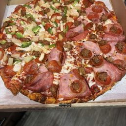 Half & Half Pizza (Extra Large) butcher block and Italian Chicken Half & Half Pizza (Extra Large) butcher block and Italian Chicken