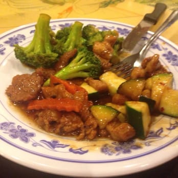 Peking Restaurant - Broccoli and beef, pork and vegetables, and Kung Pao chicken - Buffets Near Me - Williamsburg, Virginia Peking Restaurant - Broccoli and beef, pork and vegetables, and Kung Pao chicken - Buffets Near Me - Williamsburg, Virginia
