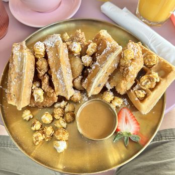 Keik - Chicken and waffles - Bakeries Near Me - Miami, Florida