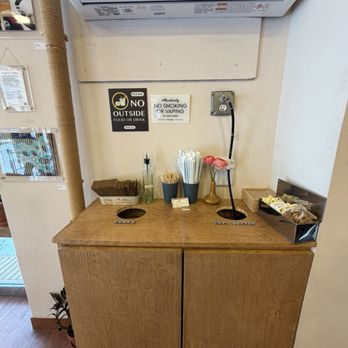 Blue Brown Cafe - Condiment station - Coffee & Tea Near Me - Brooklyn, New York Blue Brown Cafe - Condiment station - Coffee & Tea Near Me - Brooklyn, New York