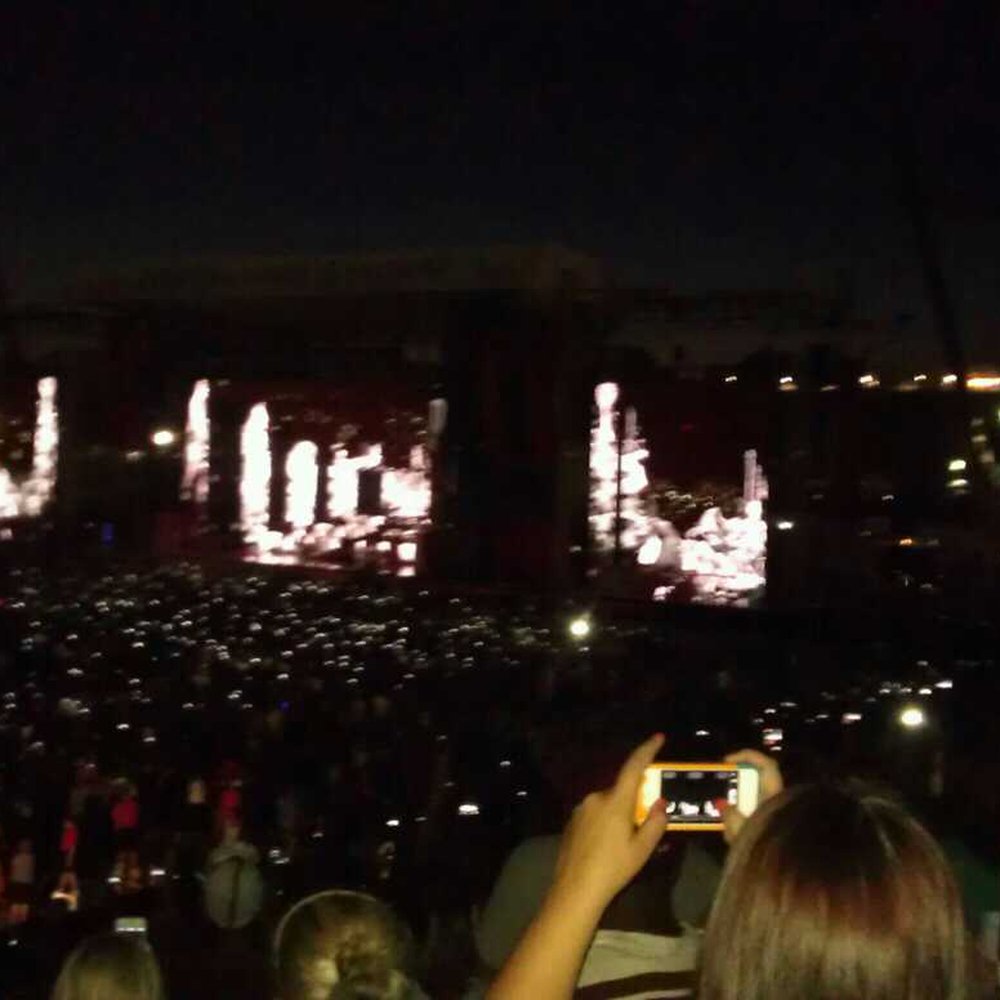 Hersheypark Stadium - Jay-Z and JT light up the stage with lights. - Stadiums & Arenas Near Me - Hershey, Pennsylvania Hersheypark Stadium - Jay-Z and JT light up the stage with lights. - Stadiums & Arenas Near Me - Hershey, Pennsylvania