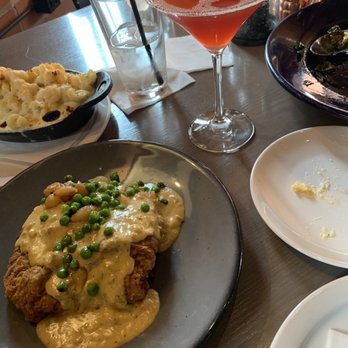 Third Street Social - Fried chicken with gravy and Mac-n-Cheese - Bars Near Me - Lee's Summit, Missouri Third Street Social - Fried chicken with gravy and Mac-n-Cheese - Bars Near Me - Lee's Summit, Missouri
