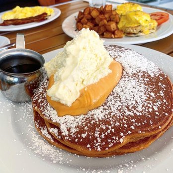 Bea Bea’s - Thai tea pancakes and crab cake Benedict - Coffee & Tea Near Me - Glendale, California Bea Bea’s - Thai tea pancakes and crab cake Benedict - Coffee & Tea Near Me - Glendale, California