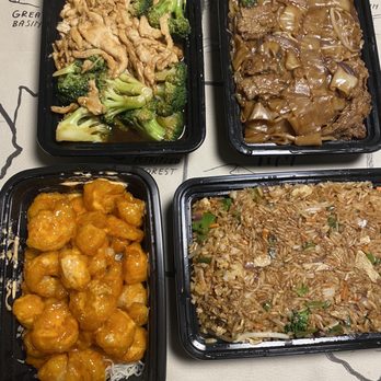Red Bowl - Top left: Chicken and Broccoli. Top right: beef Chow Fun. Bottom left: Spicy Rock Shrimp. Bottom right: vegetable Fried Rice - Cantonese Near Me - Brooklyn, New York Red Bowl - Top left: Chicken and Broccoli. Top right: beef Chow Fun. Bottom left: Spicy Rock Shrimp. Bottom right: vegetable Fried Rice - Cantonese Near Me - Brooklyn, New York