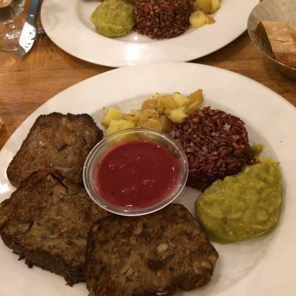 Végét'Halles - Mushroom loaf and accompanying delicious red sauce. - Vegan Near Me - Paris, 75