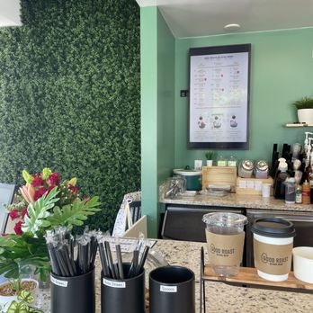 Good Roast at Kool Bear - Interior - Ice Cream & Frozen Yogurt Near Me - Orlando, Florida