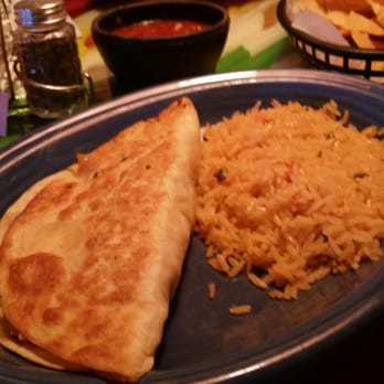 El Rodeo - Chicken quesadilla with rice. Tasty but it would been nice of the quesadilla was cut. - Mexican Near Me - Mechanicsburg, Pennsylvania