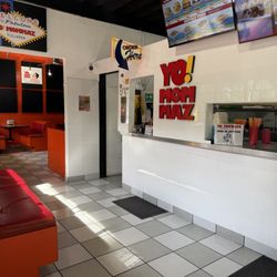 Yo Mommaz Burgers