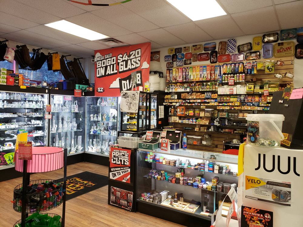 SMOKE ZONE SMOKE SHOP Updated October 2024 433 Beechurst Ave