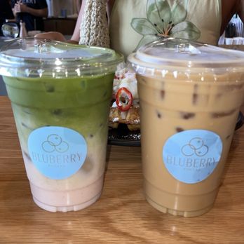 Bluberry Social - Strawberry matcha & blu oat milk latte - Breakfast & Brunch Near Me - Irvine, California Bluberry Social - Strawberry matcha & blu oat milk latte - Breakfast & Brunch Near Me - Irvine, California