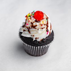 Smallcakes Missouri City - Hot Fudge Sundae