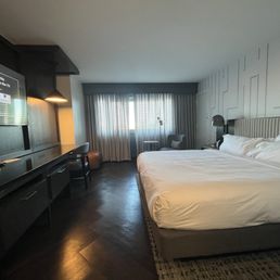 Standard king room