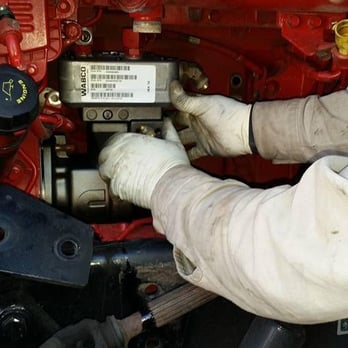 Roadside Repair - Commercial Truck Repair Near Me Roadside Repair - Commercial Truck Repair Near Me