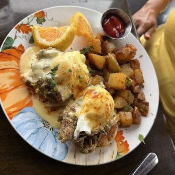 Melville Tavern - Green Chili Benedict My wife is a picky eater but this plate was so delicious. No condiments needed. Hats off to the cook!! - American Near Me - Monterey, California Melville Tavern - Green Chili Benedict My wife is a picky eater but this plate was so delicious. No condiments needed. Hats off to the cook!! - American Near Me - Monterey, California