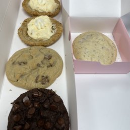 Double chocolate, Poppyseed, Chocolate chip, Peaches and cream