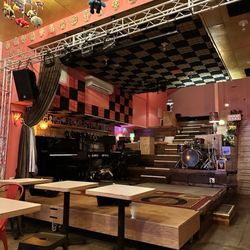 pinkFROG cafe - Small venue