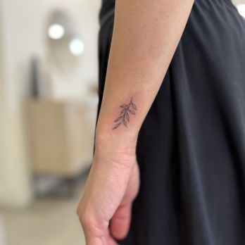 Eleven + Luxe - Piercing Near Me - Burlingame, California Eleven + Luxe - Piercing Near Me - Burlingame, California