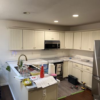 Modern Integrity Home Remodeling - Before picture of hexagon backsplash - Flooring Near Me Modern Integrity Home Remodeling - Before picture of hexagon backsplash - Flooring Near Me