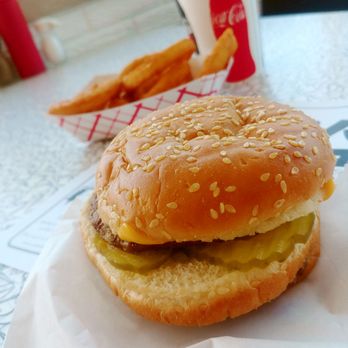 Dairy Joy - "DJ" Deluxe, Onion Rings and Chocolate Malt. - American Near Me - Hinckley, Illinois