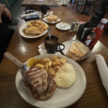 Clementine's Restaurant - New American Near Me - Houston, Texas