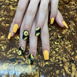 Em & Em Nails
