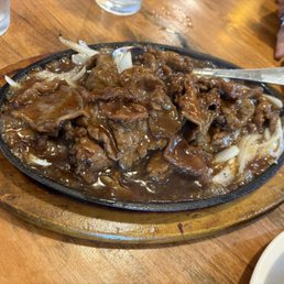 C23. Beef with Black Pepper Sauce on Sizzling Plate