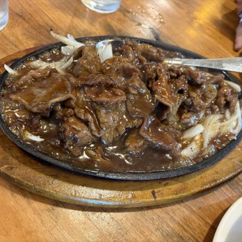 Szechuan Bistro - C23. Beef with Black Pepper Sauce on Sizzling Plate - Szechuan Near Me - Oklahoma City, Oklahoma