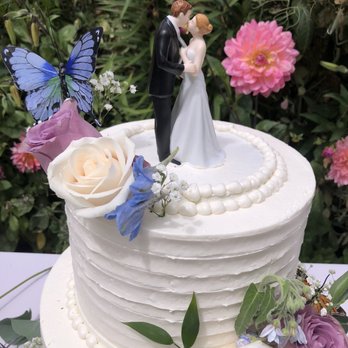 Layers Sensational Cakes - a wedding cake - Bakeries Near Me - Monterey, California Layers Sensational Cakes - a wedding cake - Bakeries Near Me - Monterey, California