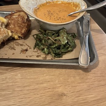 101 Craft Kitchen - ROASTED TOMATO BISQUE & GRILLED 3 CHEESE SANDWICH - New American Near Me - Carmel, Indiana