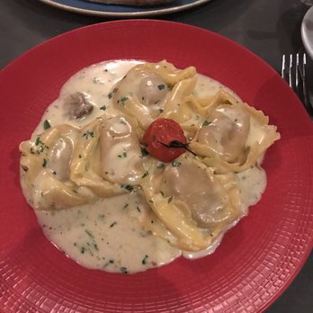 Bar Italia ristorante - Panzerotti con funghi porcini, fonduta di parmigiano e olio tartufato - Italian Near Me - Dublin, D Bar Italia ristorante - Panzerotti con funghi porcini, fonduta di parmigiano e olio tartufato - Italian Near Me - Dublin, D