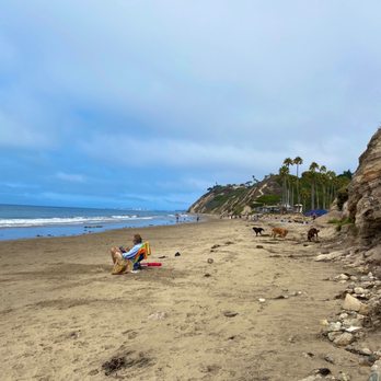 Arroyo Burro Beach - Great view, just wish it wasn't cloudy! - Beaches Near Me - Santa Barbara, California Arroyo Burro Beach - Great view, just wish it wasn't cloudy! - Beaches Near Me - Santa Barbara, California