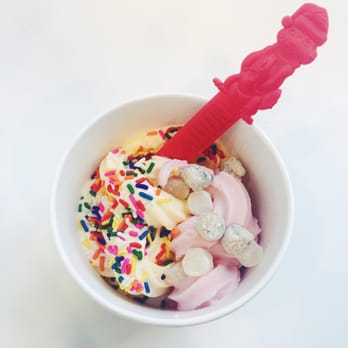 Menchie's Frozen Yogurt - Bogo! Buy one get one free! Cake batter with sprinkles and Pomegranate Razz with Mochi and chocolate chip bites - Ice Cream & Frozen Yogurt Near Me - Fort Worth, Texas