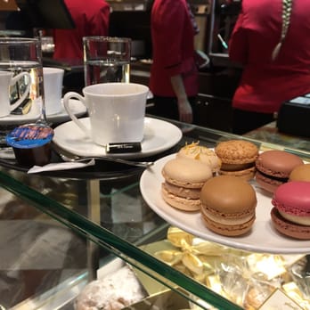 Sprüngli - luxemburgerli sprüngli con espresso - Chocolatiers & Shops Near Me - Basel, BS