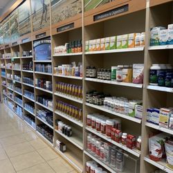 GNC - Stocked shelves