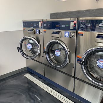 Clean Laundry - Washer - Laundromat Near Me - Austin, Texas