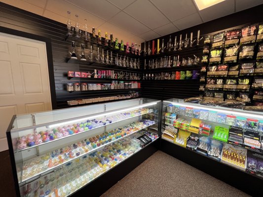 Tobacco & Vape+, 9570 Diamond Center Dr, Mentor, OH 44060, US