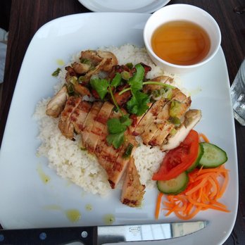 Chef Papa Vietnamese Kitchen - Lemongrass chicken with rice - Vietnamese Near Me - Flushing, New York Chef Papa Vietnamese Kitchen - Lemongrass chicken with rice - Vietnamese Near Me - Flushing, New York