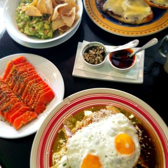 El Nicho - Chips and guac and Chilaquiles with fries eggs - Mexican Near Me - Puerto Morelos, ROO