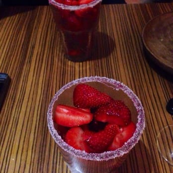 Au Falafel - Coupe de fraises pour le dessert - Middle Eastern Near Me - Marseille, 13