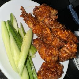 The Korean style wings ... served hot an juicy with the crispy and cool sliced cucd, definitely a winner
