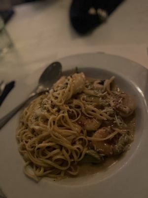 Lucia's On The Lake by null